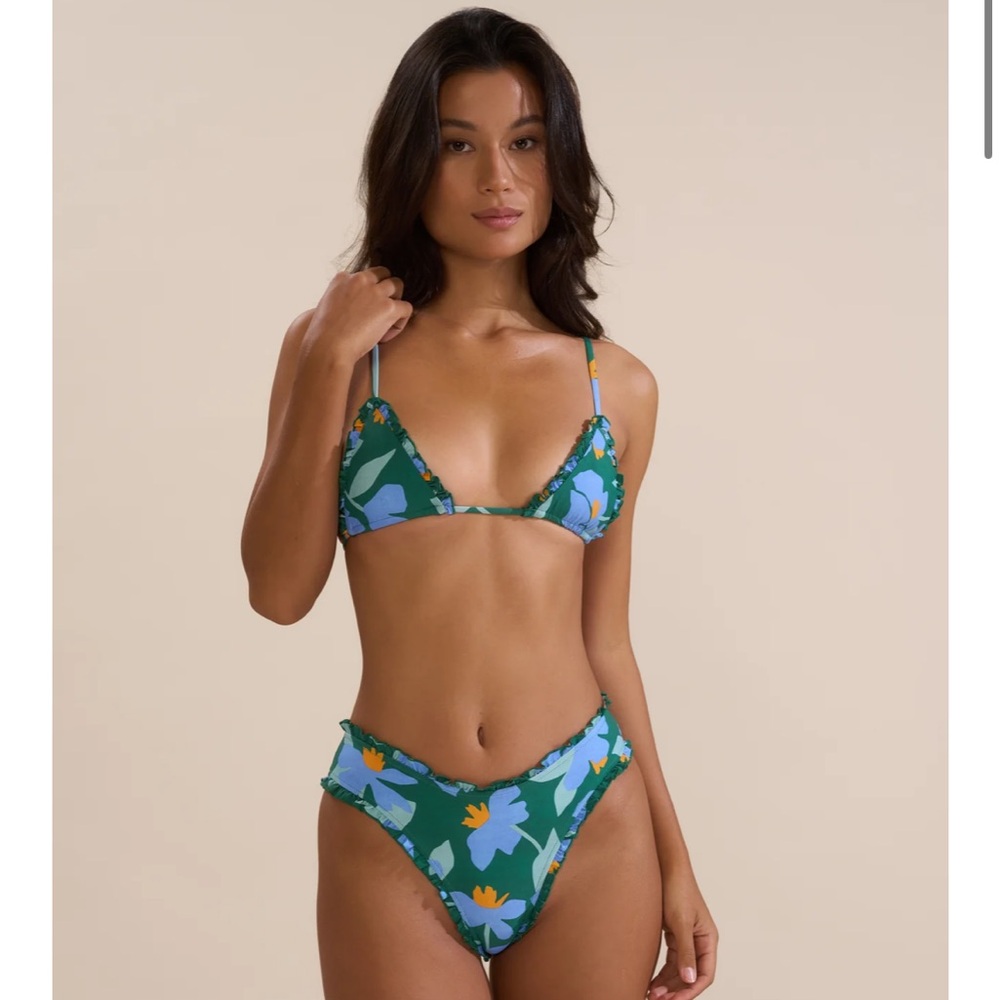 NWT Stone Fox Swim Top
